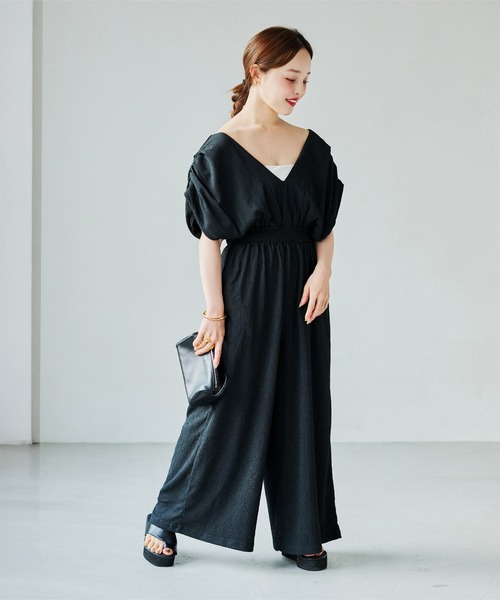 KOBE LETTUCE（コウベレタス）の「[ 田中亜希子さんコラボ ] 選べるサイズ深Vネックオールインワン（つなぎ/オールインワン・レディース・モカ/ブラック/ブルー・PM/M）」の11枚目の写真