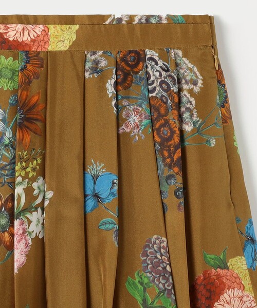 caban（キャバン）の「シルク BOUQUETプリント フレアスカート（スカート・レディース・ブラック系その他/ホワイト系その他/カーキ/ブラウン系その他/ライトブルー・S/XS）」の8枚目の写真