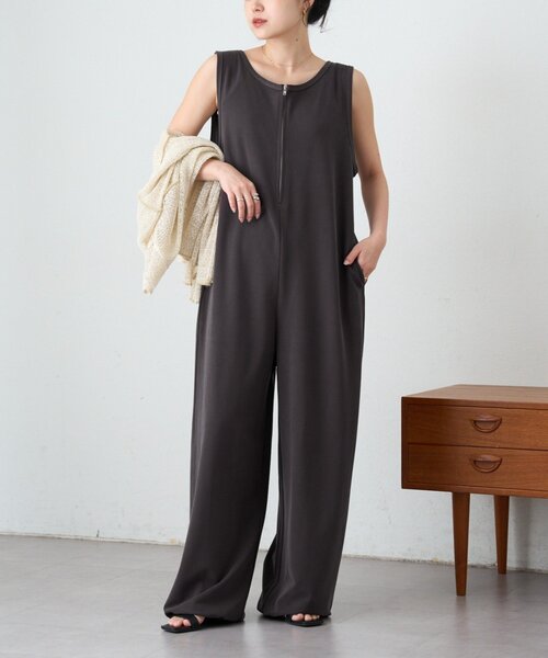 CIAOPANIC TYPY（チャオパニックティピー）の「フロントZIP裾ドロストオールインワン（つなぎ/オールインワン・レディース・ブラック/チャコールグレー/ベージュ・LARGE/MEDIUM/SMALL）」の15枚目の写真