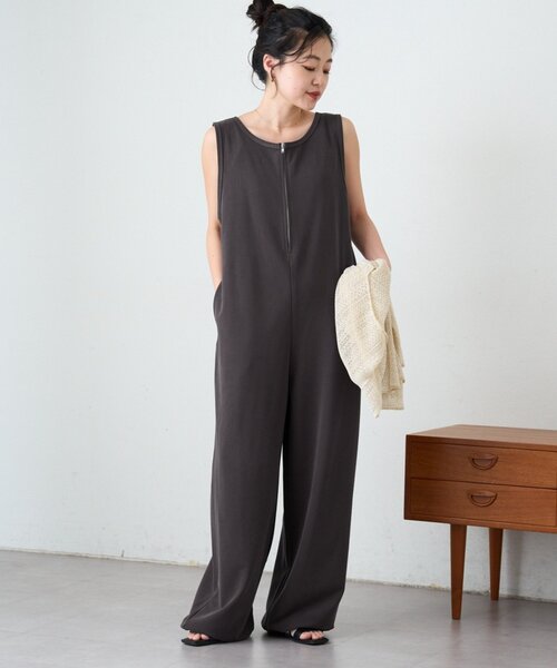 CIAOPANIC TYPY（チャオパニックティピー）の「フロントZIP裾ドロストオールインワン（つなぎ/オールインワン・レディース・ブラック/チャコールグレー/ベージュ・LARGE/MEDIUM/SMALL）」の16枚目の写真