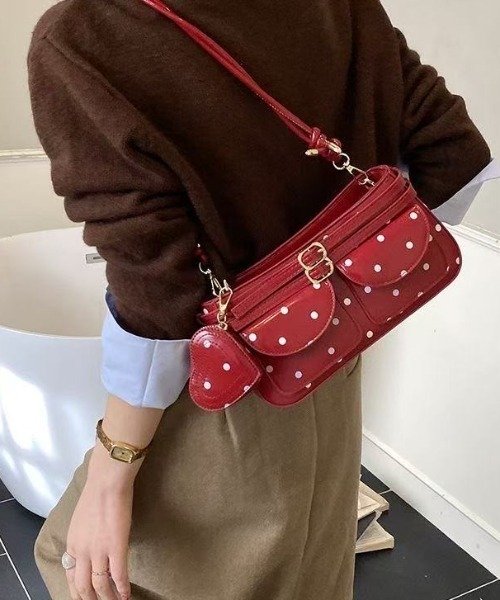 AsRiRe（アスリレイ）の「26ss ポーチ付きドット柄ショルダーバッグ（ショルダーバッグ・レディース・ブラウン/ホワイト/ブラック/レッド・F）」の4枚目の写真
