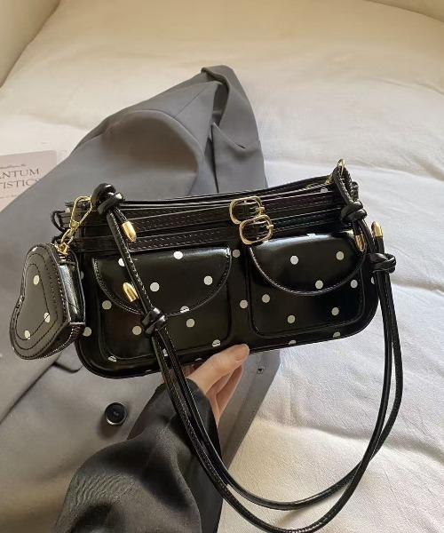 AsRiRe（アスリレイ）の「26ss ポーチ付きドット柄ショルダーバッグ（ショルダーバッグ・レディース・ブラウン/ホワイト/ブラック/レッド・F）」の10枚目の写真