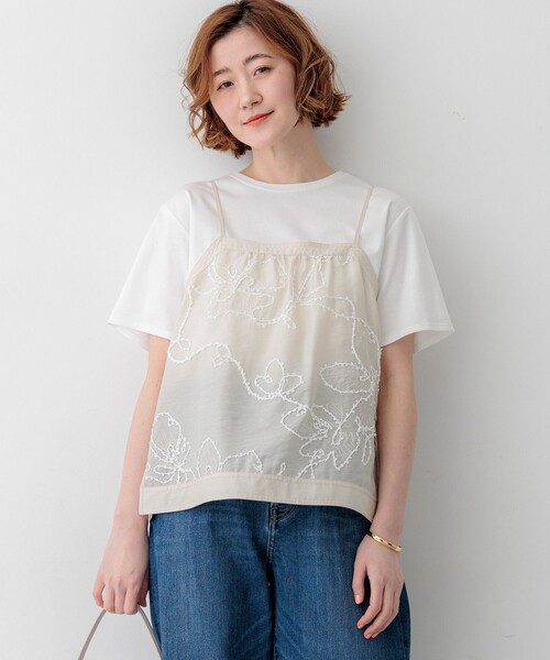 23区(ニジュウサンク)の「シアーエンブロイダリー キャミソール コンビ Tシャツ(Tシャツ/カットソー・レディース・ベージュ系/ホワイト系/ブラック系・40/38)」の1枚目の写真