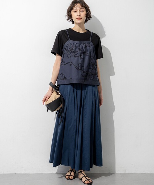 23区(ニジュウサンク)の「シアーエンブロイダリー キャミソール コンビ Tシャツ(Tシャツ/カットソー・レディース・ベージュ系/ホワイト系/ブラック系・40/38)」の17枚目の写真