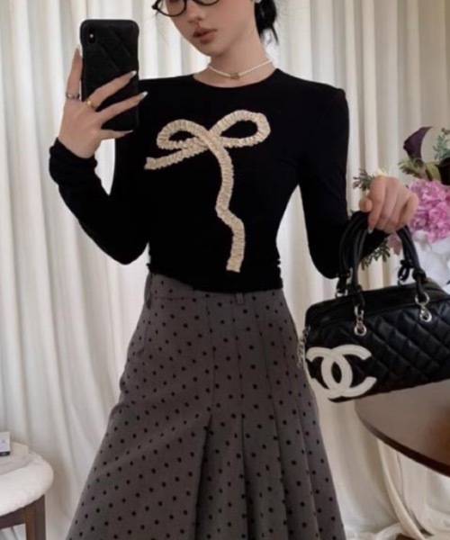 Alvia(アルビア)の「フリルリボンデザイン リブ長袖トップス(Tシャツ/カットソー・レディース・ブラック/アイボリー・M)」の3枚目の写真