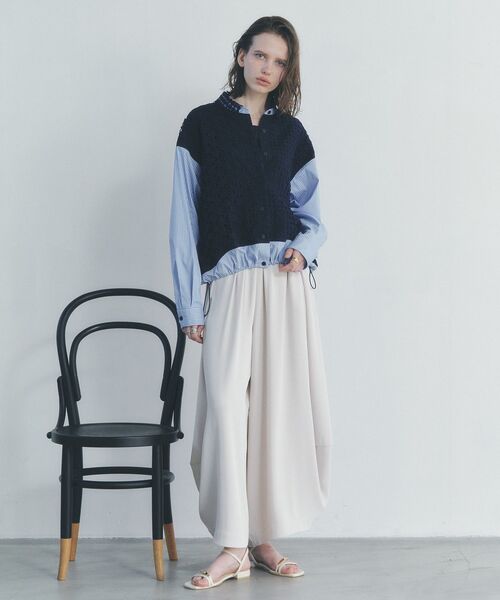 YECCA VECCA（イェッカヴェッカ）の「ゴールドバーサンダル（サンダル・レディース・ブラック/アイボリー/パイソン・L/M）」の8枚目の写真