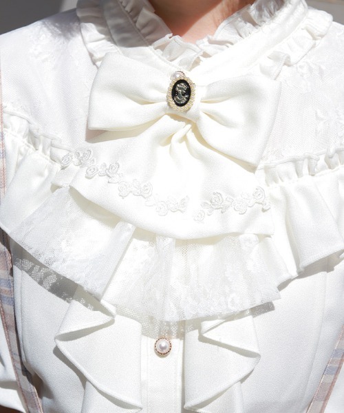 axes femme（アクシーズファム）の「リボン×ジャボブローチブラウス（シャツ/ブラウス・レディース・ダークグリーン/ブラック/ホワイト・MEDIUM/LARGE）」の8枚目の写真
