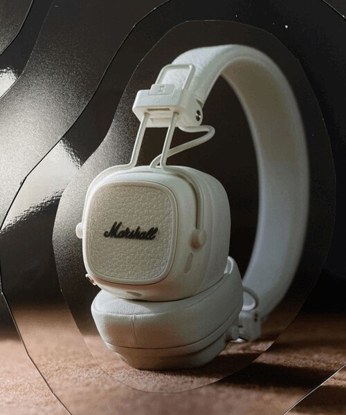 Marshall(マーシャル)の「Marshall / MAJOR V(ヘッドフォン/イヤホン・レディース・ナチュラル/ブラック・ONE SIZE)」の2枚目の写真