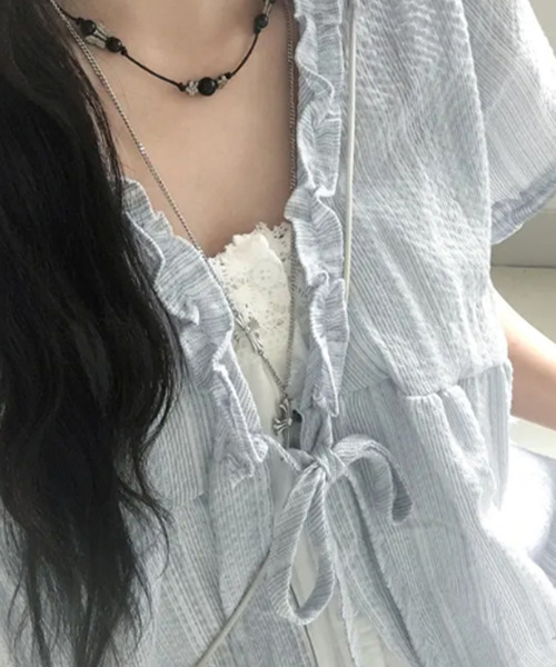 VIVID LADY(ビビッドレディー)の「レイヤード風 マルチストライプ フリルブラウス(シャツ/ブラウス・レディース・ライトブルー/ブラック・FREE)」の7枚目の写真