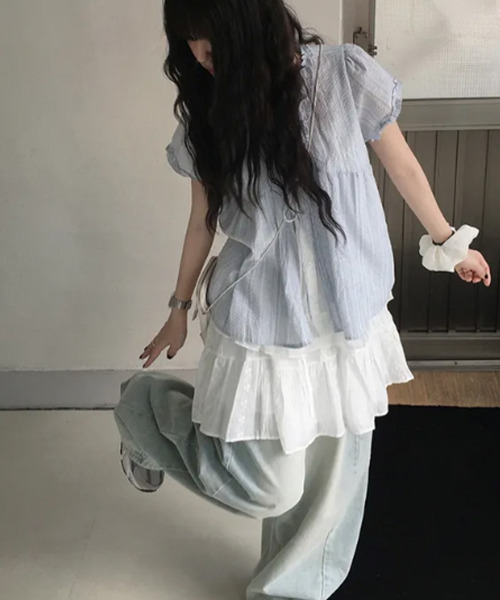 VIVID LADY(ビビッドレディー)の「レイヤード風 マルチストライプ フリルブラウス(シャツ/ブラウス・レディース・ライトブルー/ブラック・FREE)」の10枚目の写真