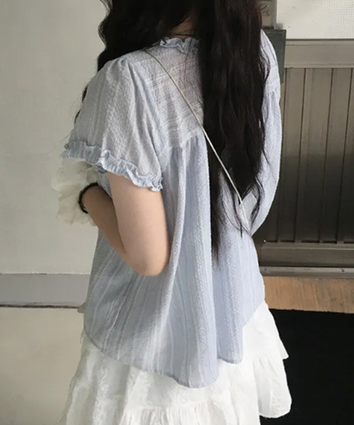 VIVID LADY(ビビッドレディー)の「レイヤード風 マルチストライプ フリルブラウス(シャツ/ブラウス・レディース・ライトブルー/ブラック・FREE)」の5枚目の写真