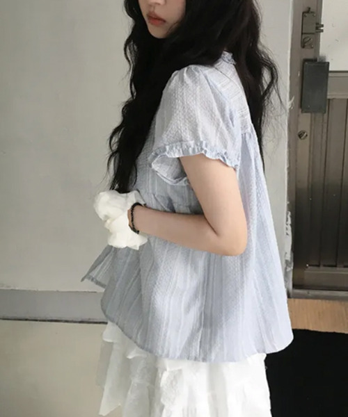 VIVID LADY(ビビッドレディー)の「レイヤード風 マルチストライプ フリルブラウス(シャツ/ブラウス・レディース・ライトブルー/ブラック・FREE)」の6枚目の写真