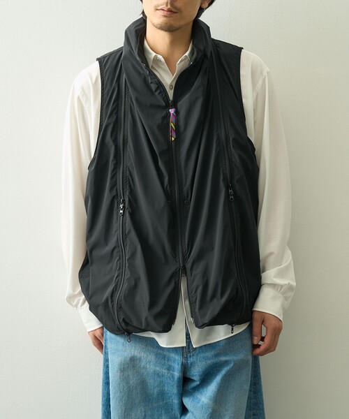 is-ness(イズネス)の「【is-ness/イズネス】Technical Ventilation Vest(ベスト・メンズ・ミント/カーキブラウン/ブラック・M)」の2枚目の写真