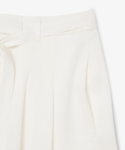 LACOSTE(ラコステ)の「リヨセル×リネンブレンドベルテッドバミューダショーツ タックショーツ(その他パンツ・レディース・オフホワイト・38/36)」の10枚目の写真