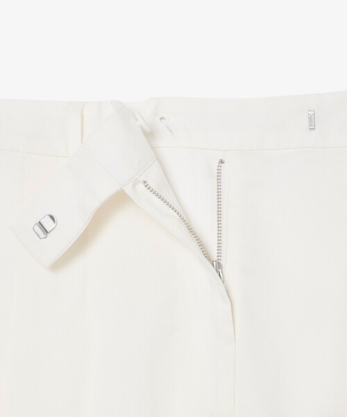 LACOSTE(ラコステ)の「リヨセル×リネンブレンドベルテッドバミューダショーツ タックショーツ(その他パンツ・レディース・オフホワイト・38/36)」の11枚目の写真