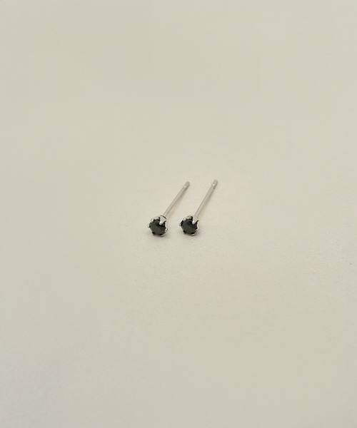 VATSURICA（バツリカ）の「〈LOINE〉金属アレルギー対応 / ステンレス / ガラスストーン スタッドピアス 3mm（ピアス（両耳用）・レディース・ブラック/クリア・FREE）」の2枚目の写真