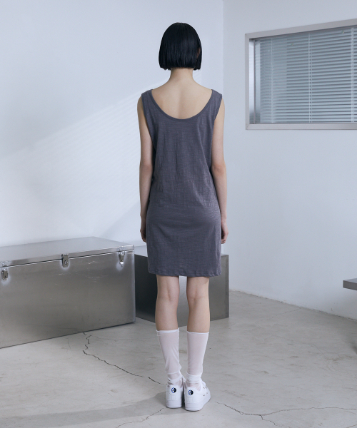 VOONT（ブント）の「Henley Neck Tie Mini Dress (CHARCOAL)（ワンピース・レディース・チャコールグレー・OS）」の4枚目の写真