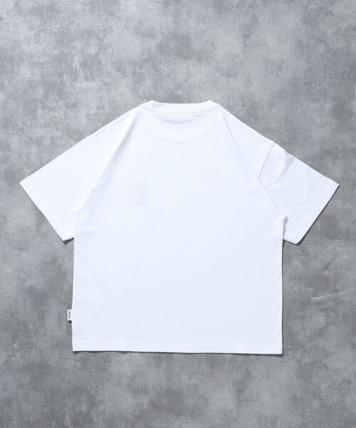 FFEIN(フェイン)の「【FFEIN(フェイン)】ワンポイント3段ロゴアウトライン刺繍ショート丈Tシャツ / クルーネック 半袖 ワンポイント シンプル 刺繍【短丈】(Tシャツ/カットソー・メンズ・ホワイト/ネイビー/ブラック・LARGE/MEDIUM/SMALL)」の18枚目の写真