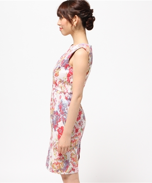 GRACE CONTINENTAL（グレースコンチネンタル）の「フラワージャガードワンピース（ワンピース・レディース・ホワイト/ネイビー・36/34）」の3枚目の写真