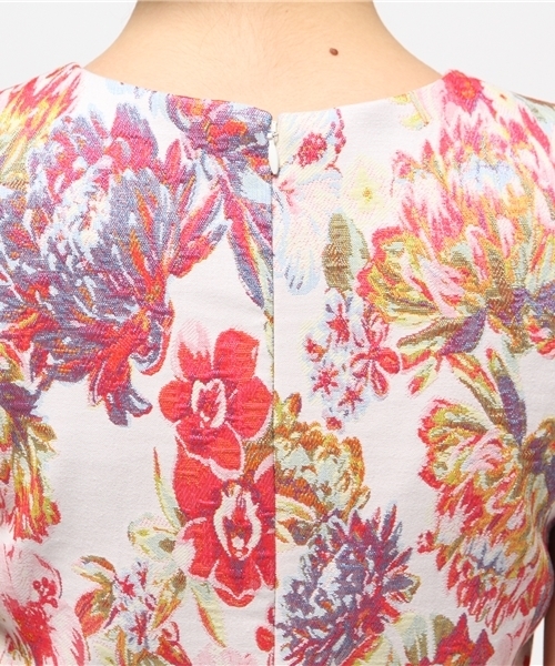 GRACE CONTINENTAL（グレースコンチネンタル）の「フラワージャガードワンピース（ワンピース・レディース・ホワイト/ネイビー・36/34）」の7枚目の写真