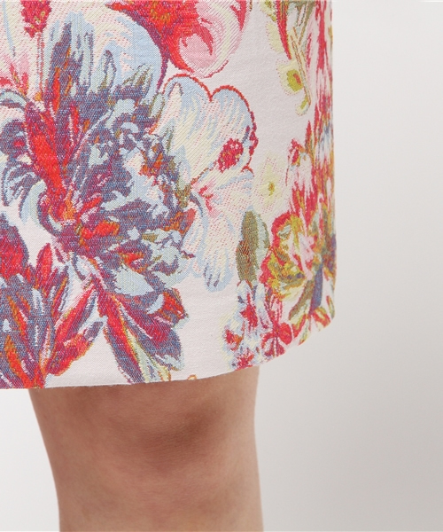 GRACE CONTINENTAL（グレースコンチネンタル）の「フラワージャガードワンピース（ワンピース・レディース・ホワイト/ネイビー・36/34）」の6枚目の写真