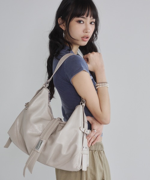 ENVYM（アンビー）の「サイドベルトメタルモチーフバッグ（ショルダーバッグ・レディース・ブラック/アイボリー/ブラウン・FREE）」の10枚目の写真
