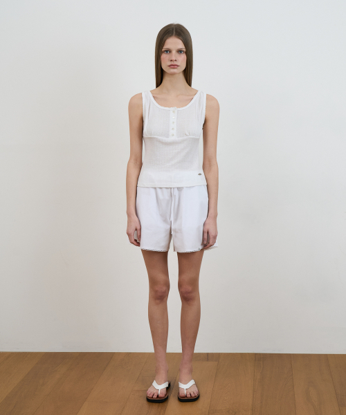DEHEVE（デヘヴェ）の「Lace Button Sleeveless [Ivory]（Tシャツ/カットソー・レディース・アイボリー・OS）」の5枚目の写真