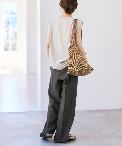 Spick & Span(スピックアンドスパン)の「《手洗い可 / 追加2》PEウォッシャブルイージースラックスパンツ(スラックス・レディース・ブラウン/チャコールグレー/ベージュ・40/38/36/34)」の4枚目の写真