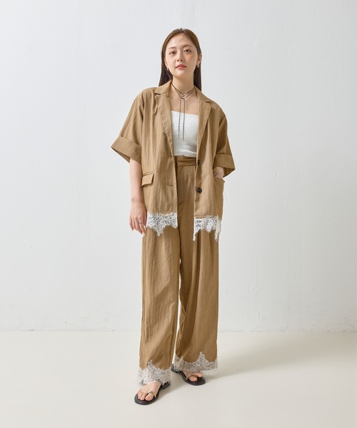 en CAnAF(エンカナフ)の「【軽やかに羽織れておしゃれ見え】セットアップ対応 リネンライク レースレイヤード ハーフスリーブジャケット(テーラードジャケット・レディース・アイボリー/グレイッシュベージュ/ブラック・フリー)」の22枚目の写真