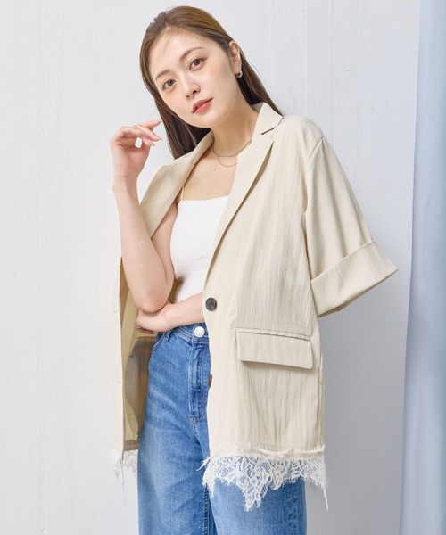 en CAnAF(エンカナフ)の「【軽やかに羽織れておしゃれ見え】セットアップ対応 リネンライク レースレイヤード ハーフスリーブジャケット(テーラードジャケット・レディース・アイボリー/グレイッシュベージュ/ブラック・フリー)」の8枚目の写真