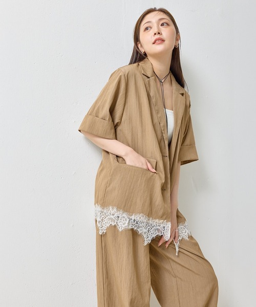en CAnAF(エンカナフ)の「【軽やかに羽織れておしゃれ見え】セットアップ対応 リネンライク レースレイヤード ハーフスリーブジャケット(テーラードジャケット・レディース・アイボリー/グレイッシュベージュ/ブラック・フリー)」の19枚目の写真