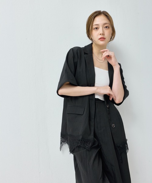 en CAnAF(エンカナフ)の「【軽やかに羽織れておしゃれ見え】セットアップ対応 リネンライク レースレイヤード ハーフスリーブジャケット(テーラードジャケット・レディース・アイボリー/グレイッシュベージュ/ブラック・フリー)」の12枚目の写真