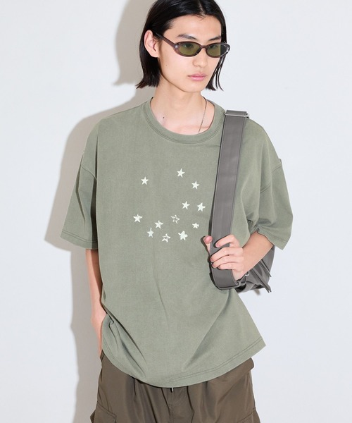 LAKOLE(ラコレ)の「スター柄加工T / 669290(Tシャツ/カットソー・メンズ・グリーン/ブラック/グレー・LARGE/MEDIUM)」の3枚目の写真