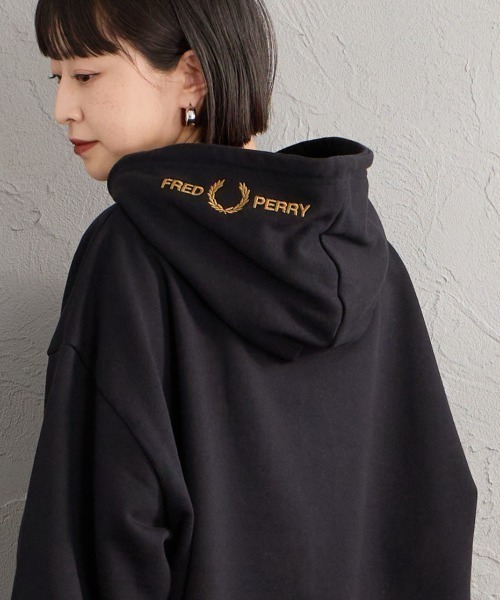 完売品！FRED PERRY/フレッドペリー　フードロゴ刺繍スウェットパーカー WEB先行予約】[FRED PERRY/フレッドペリー] 別注 フードロゴ刺繍