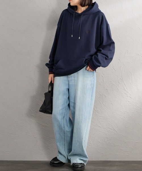 FRED PERRY（フレッドペリー）の「【WEB先行予約】[FRED PERRY/フレッドペリー] 別注 フードロゴ刺繍スウェットパーカー（パーカー・レディース・サックスブルー/ブラック/ブラウン/ネイビー/オートミール・XL/L/M/S）」の8枚目の写真
