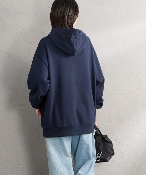 FRED PERRY（フレッドペリー）の「【WEB先行予約】[FRED PERRY/フレッドペリー] 別注 フードロゴ刺繍スウェットパーカー（パーカー・レディース・サックスブルー/ブラック/ブラウン/ネイビー/オートミール・XL/L/M/S）」の7枚目の写真