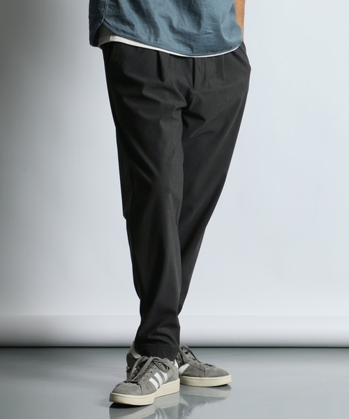 The DUFFER of ST.GEORGE（ザダファーオブセントジョージ）の「『WONDER SHAPE』OXFORD：360°全方向高伸縮『ワンダーシェイプ』吸水速乾 リラックスフィットパンツ（その他パンツ・メンズ・ブラック/チャコールグレー/ライトグレー・X-LARGE/SMALL/LARGE/MEDIUM）」の3枚目の写真