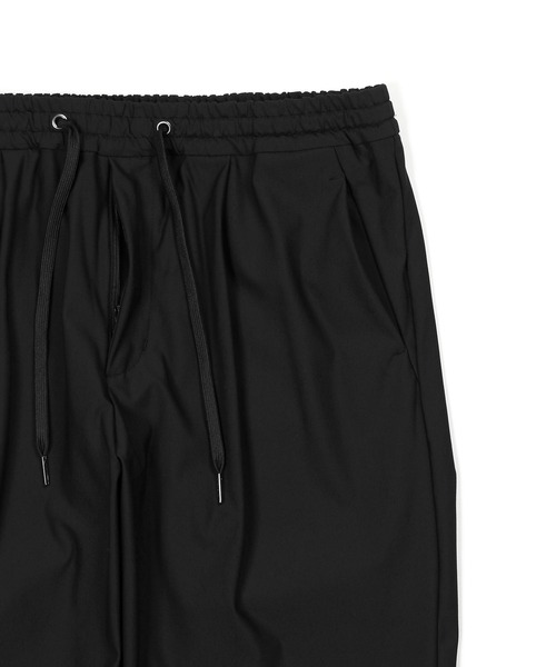 The DUFFER of ST.GEORGE（ザダファーオブセントジョージ）の「『WONDER SHAPE』OXFORD：360°全方向高伸縮『ワンダーシェイプ』吸水速乾 リラックスフィットパンツ（その他パンツ・メンズ・ブラック/チャコールグレー/ライトグレー・X-LARGE/SMALL/LARGE/MEDIUM）」の15枚目の写真