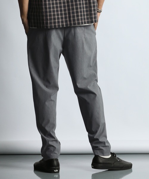 The DUFFER of ST.GEORGE（ザダファーオブセントジョージ）の「『WONDER SHAPE』OXFORD：360°全方向高伸縮『ワンダーシェイプ』吸水速乾 リラックスフィットパンツ（その他パンツ・メンズ・ブラック/チャコールグレー/ライトグレー・X-LARGE/SMALL/LARGE/MEDIUM）」の11枚目の写真