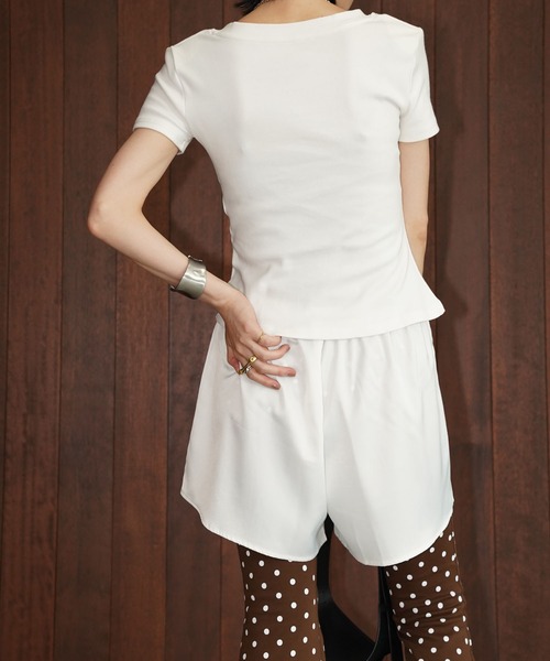 chuclla(チュクラ)の「アシンメトリードレープトップス chw26s359(Tシャツ/カットソー・レディース・ブラック/ホワイト・FREE)」の6枚目の写真