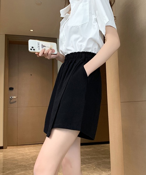 2ly2(トゥーリートゥー)の「涼しげ&動きやすい!ゆったりシルエットのスカパン(その他パンツ・レディース・ブラック/ボルドー・FREE)」の4枚目の写真