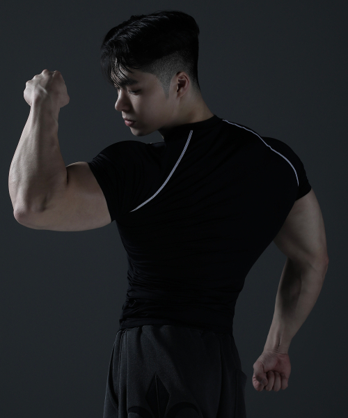 CARMID（カミド）の「ノーブルラインコンプレッション半袖[ブラック]（Tシャツ/カットソー・メンズ・その他・1/2/3）」の4枚目の写真