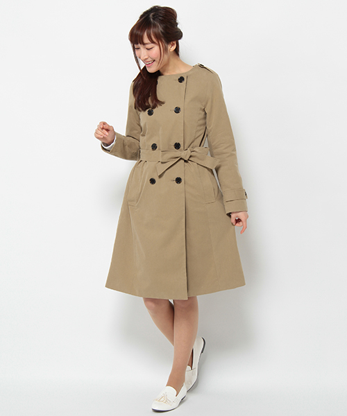 LBC（エルビーシー）の「コットンナイロンツイルカラートレンチコート（トレンチコート・レディース・ベージュ/ネイビー・LARGE/MEDIUM）」の3枚目の写真