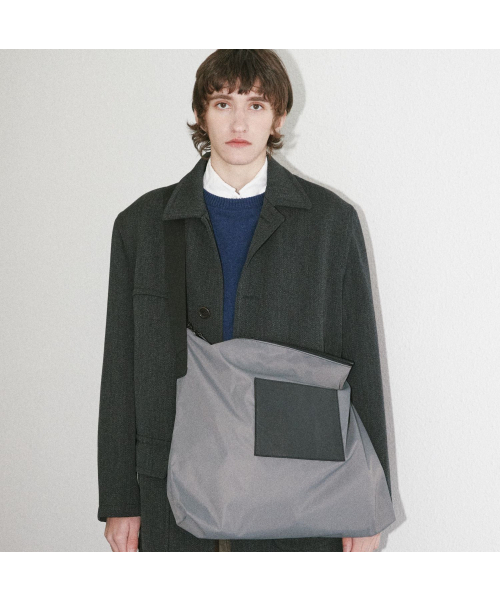 LEEHO FOR MEN(イホフォーメン)の「CABAS(grey)(メッセンジャーバッグ・メンズ・その他・FREE)」の2枚目の写真