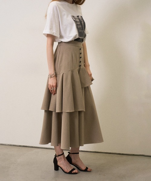 MIELI INVARIANT(ミエリインヴァリアント)の「Marine Peplum Asymmetry Skirt(スカート・レディース・ベージュ/ブラック・MEDIUM/SMALL)」の9枚目の写真