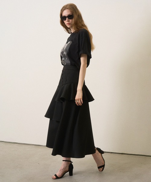 MIELI INVARIANT(ミエリインヴァリアント)の「Marine Peplum Asymmetry Skirt(スカート・レディース・ベージュ/ブラック・MEDIUM/SMALL)」の16枚目の写真