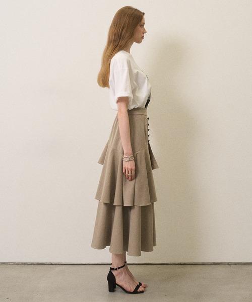 MIELI INVARIANT(ミエリインヴァリアント)の「Marine Peplum Asymmetry Skirt(スカート・レディース・ベージュ/ブラック・MEDIUM/SMALL)」の12枚目の写真