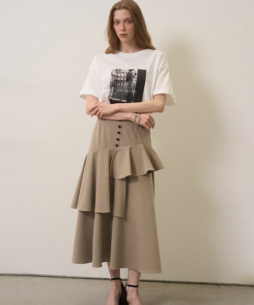 MIELI INVARIANT(ミエリインヴァリアント)の「Marine Peplum Asymmetry Skirt(スカート・レディース・ベージュ/ブラック・MEDIUM/SMALL)」の3枚目の写真