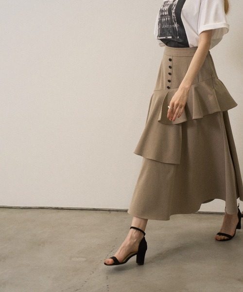MIELI INVARIANT(ミエリインヴァリアント)の「Marine Peplum Asymmetry Skirt(スカート・レディース・ベージュ/ブラック・MEDIUM/SMALL)」の10枚目の写真