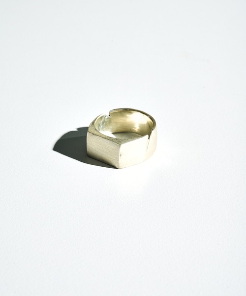 gifthand(ギフトハンド)の「【gifthand】Sv signet s ring(リング・メンズ・シルバー/ブラック・20/18/19/17)」の2枚目の写真